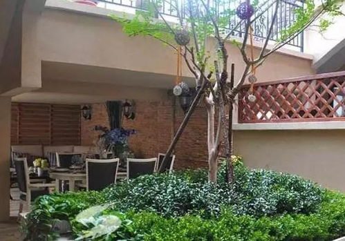 為什么現(xiàn)在別墅裝修都喜歡往下挖半層做成庭院？親身體驗(yàn)后才知道，好處多得超乎想象